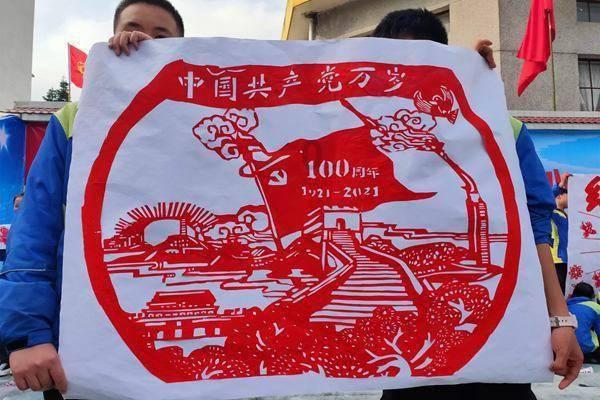记者：菲利普斯的潜在买断费为4000万欧元